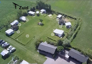 Een luchtfoto van de minicamping Brabant