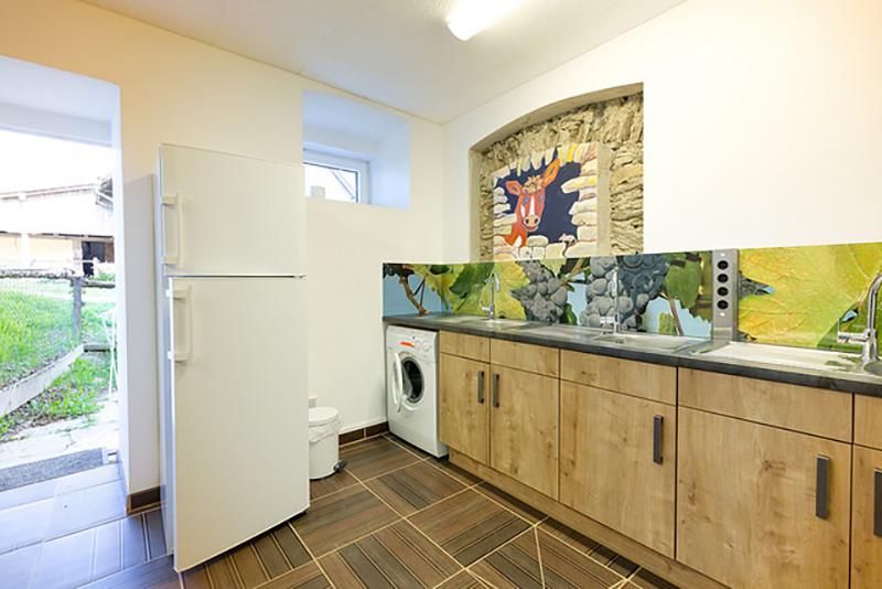 Küche mit Abwasch, Kühlschrank und Waschmaschine - Mini Camping Card